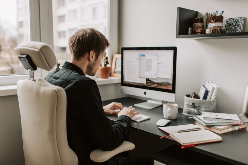 SEO experts analyzing growth metrics on a digital dashboard