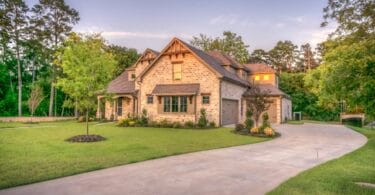 Spacious triple wide mobile home with modern design